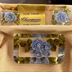 CHARMEUSE BROOCH SET REVERSE CARVED LUCITE BROOCH PIN AND EARRINGS SET